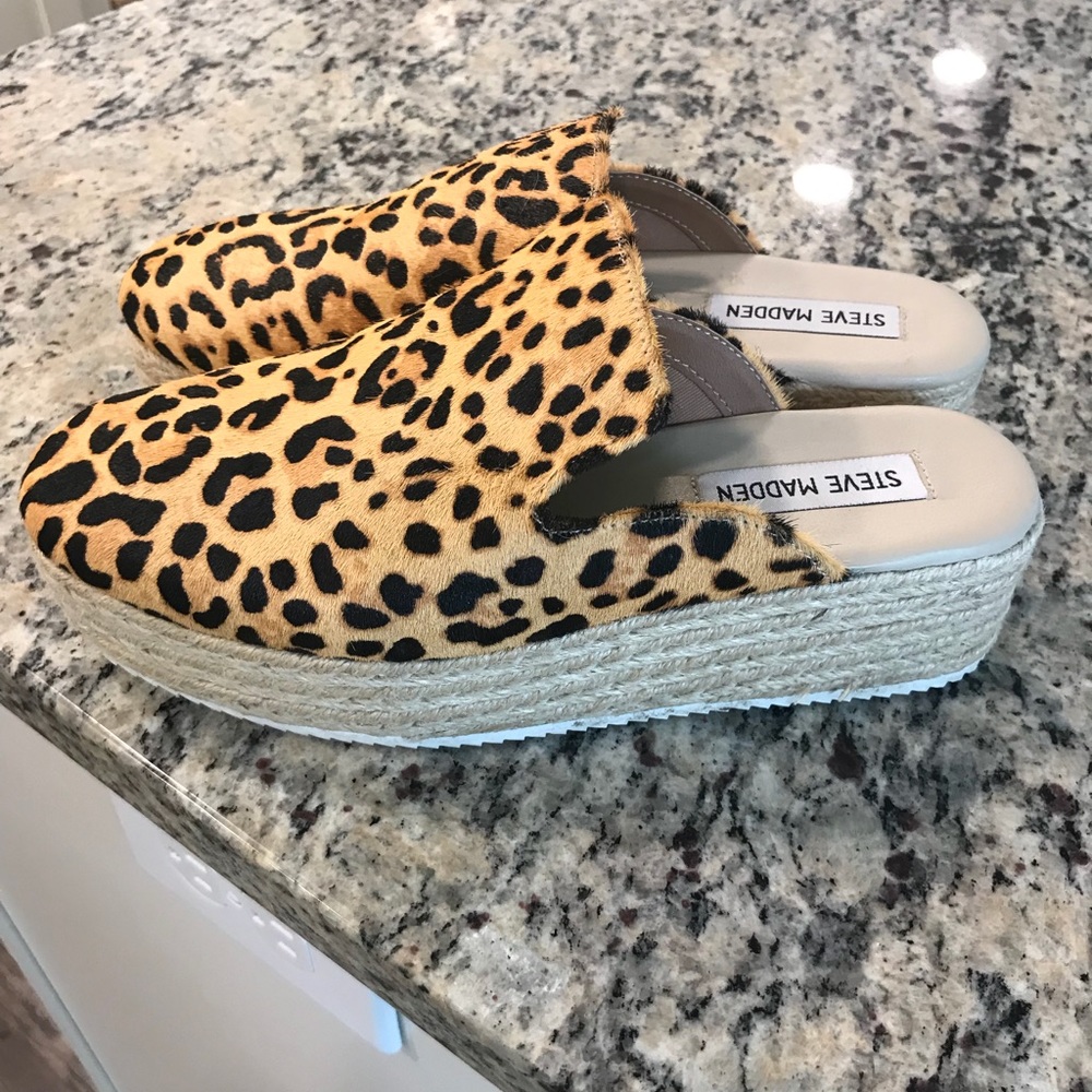 Very cute and sexy slip ons!
